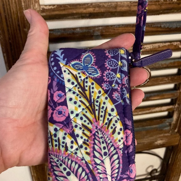 VERA BRADLEY ID HOLDER AND COIN CARD PURSE LANYARD - Picture 3 of 5